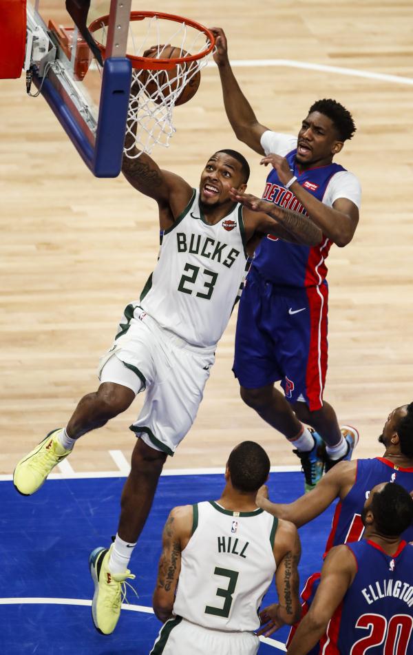 澳客视频-雄鹿主场告捷收官,为晋级季后赛打下基础