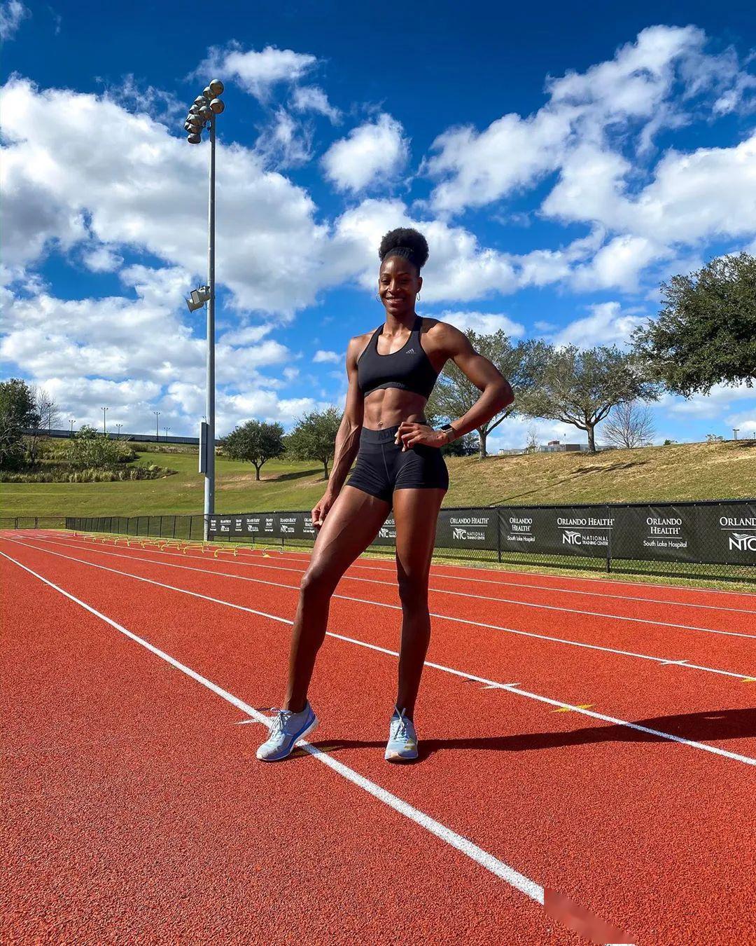 包含巴哈马田径运动员超越自我,勇夺金牌的词条