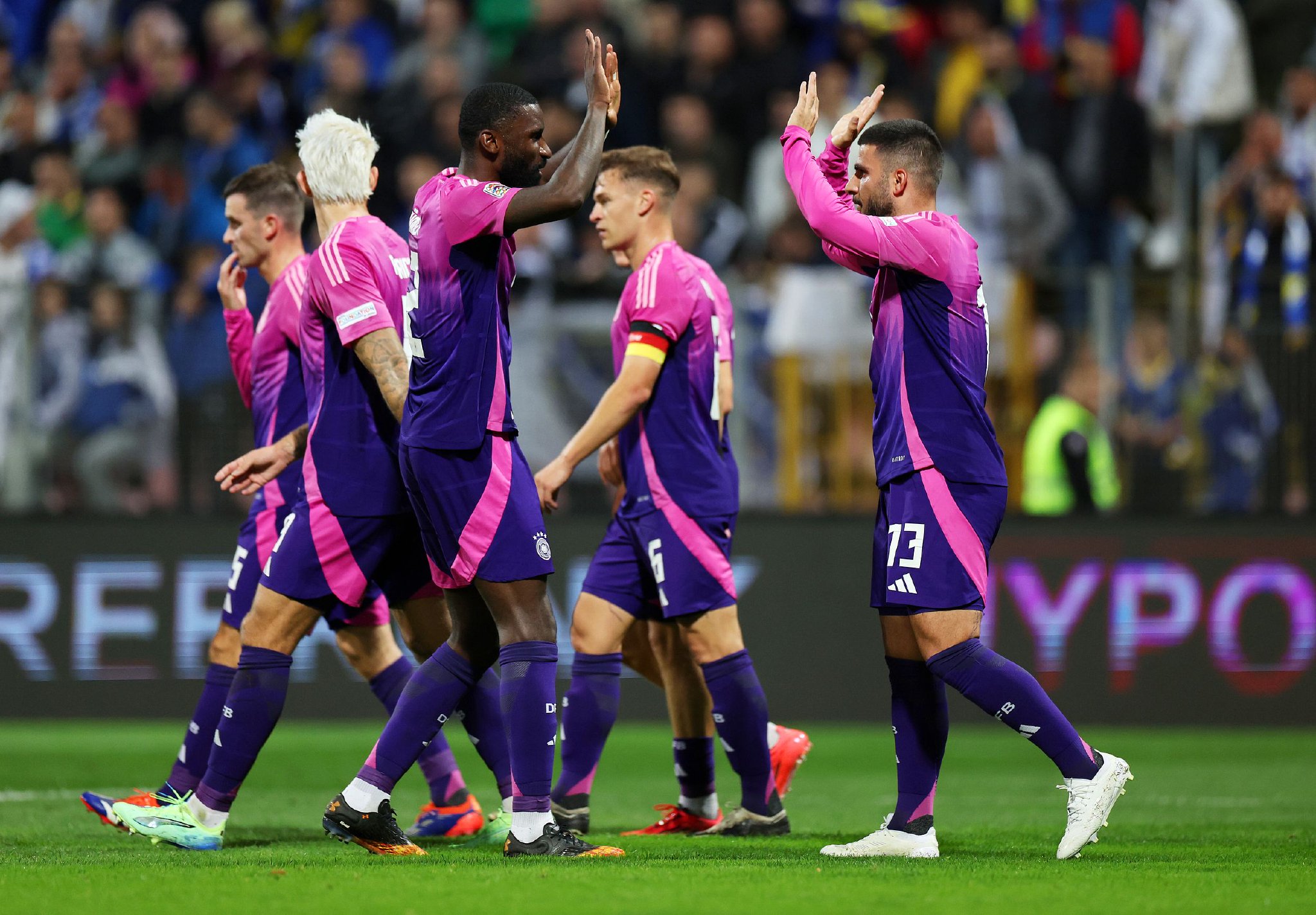 包含德国新星表现亮眼,助球队晋级欧预赛淘汰赛的词条